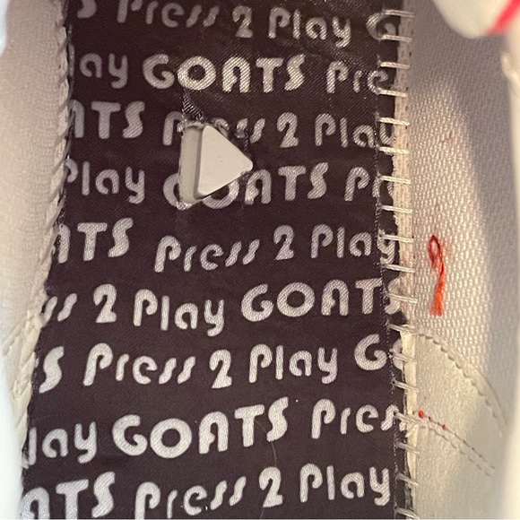 NWT GOATS 🐐RED Canvas Sneakers Womens 10 - Picture 7 of 9